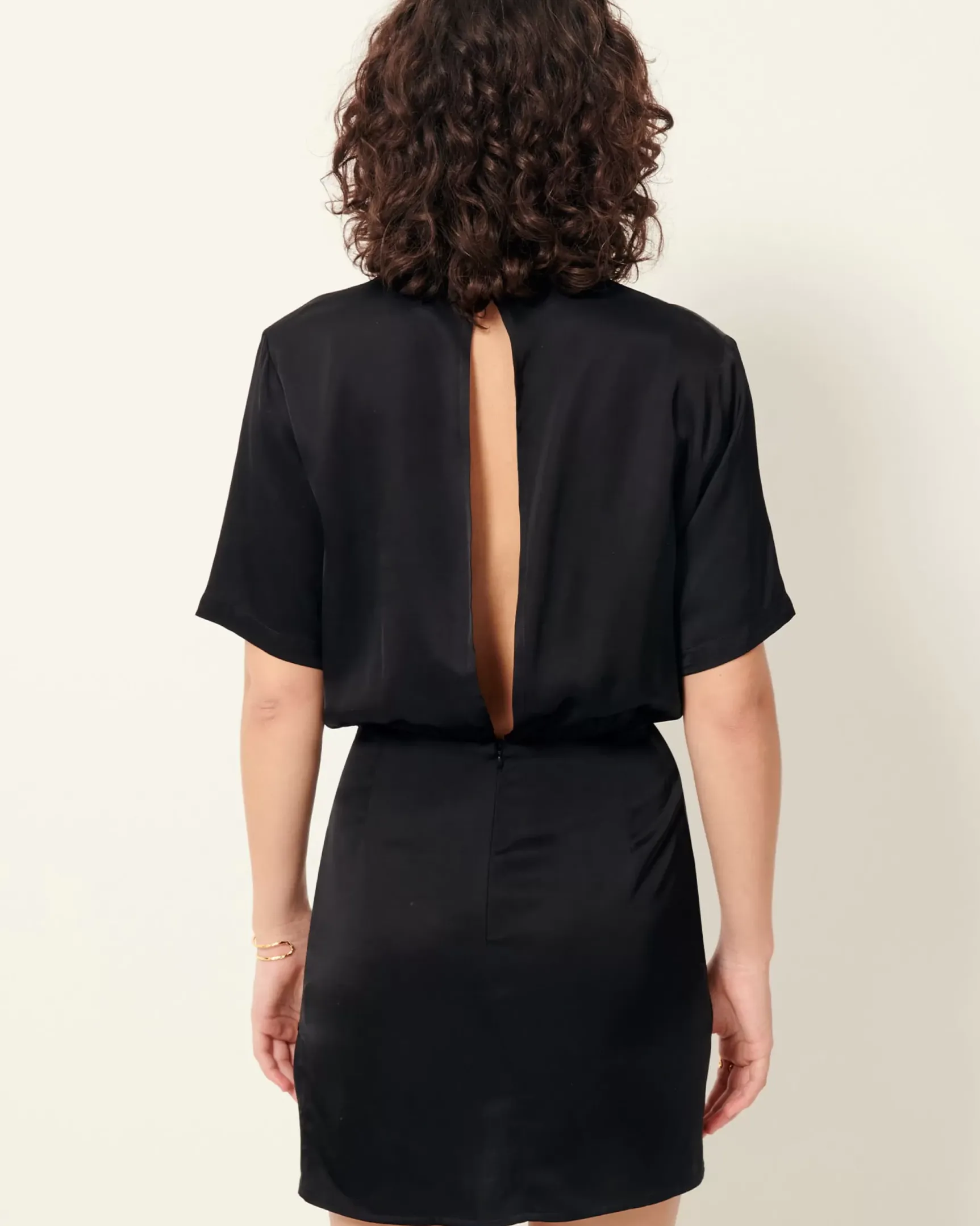 Discount Thea Courtes